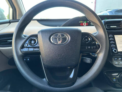 2021 Toyota Prius LE