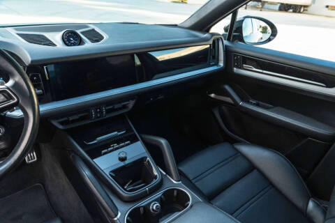 2024 Porsche Cayenne S Coupe