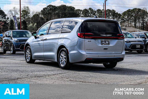 2024 Chrysler Pacifica Touring L