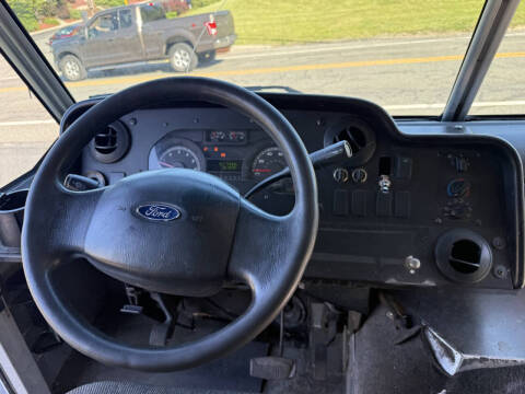 2015 Ford E-Series E-350 SD