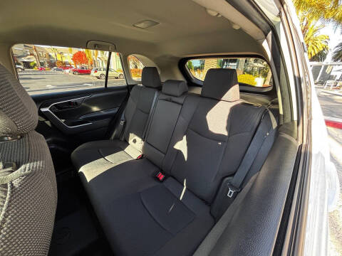 2023 Toyota RAV4 Hybrid LE