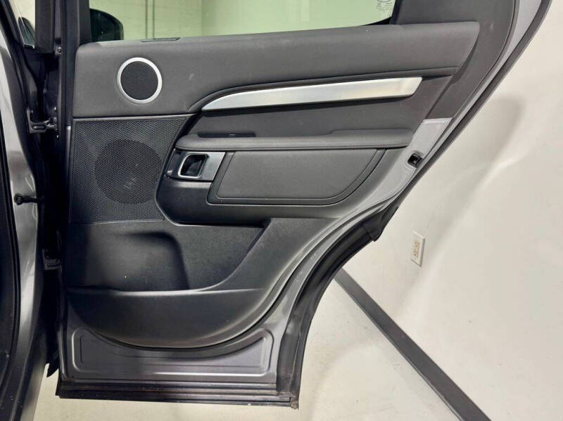 2020 Land Rover Discovery Landmark Edition