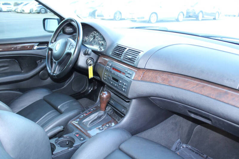 2003 BMW 3 Series 325i