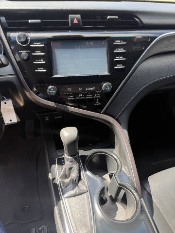 2018 Toyota Camry SE