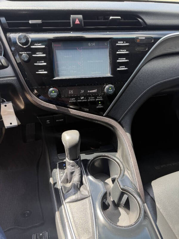 2018 Toyota Camry SE