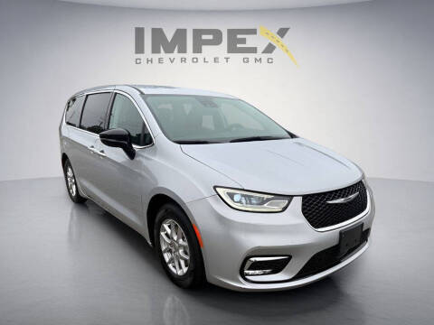 2024 Chrysler Pacifica Touring L