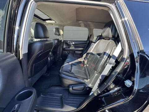 2017 Nissan Pathfinder SL