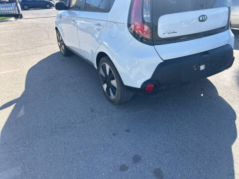 2016 Kia Soul +
