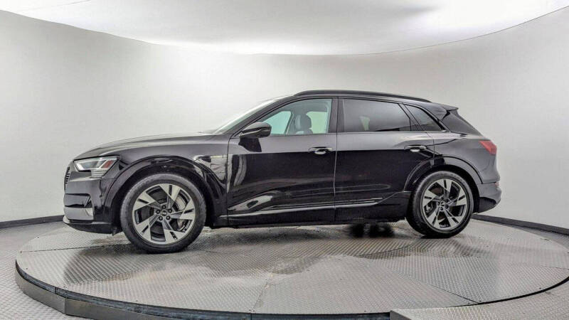2021 Audi e-tron quattro Premium