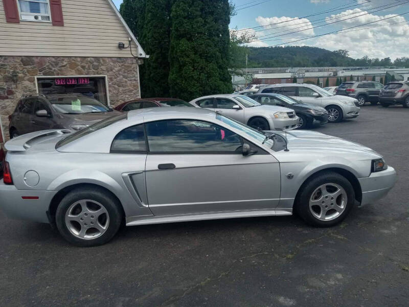 2004 Ford Mustang