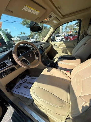 2011 Cadillac Escalade Luxury