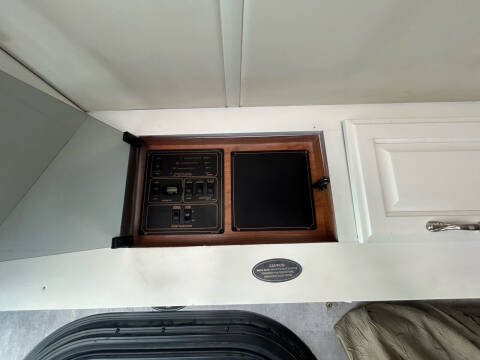 2005 Freightliner XCS Chassis