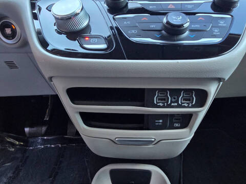 2022 Chrysler Pacifica Touring L