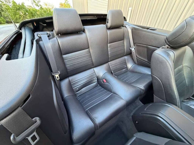 2012 Ford Mustang V6 Premium