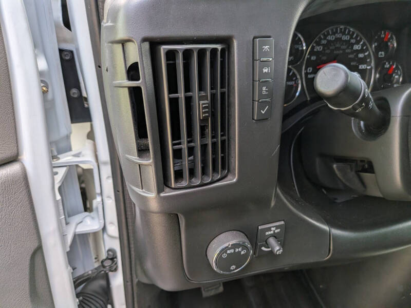 2025 Chevrolet Express 2500