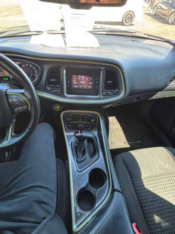 2015 Dodge Challenger SXT