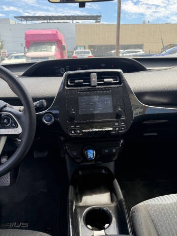 2016 Toyota Prius Two