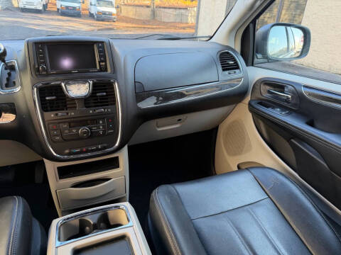 2014 Chrysler Town and Country Touring