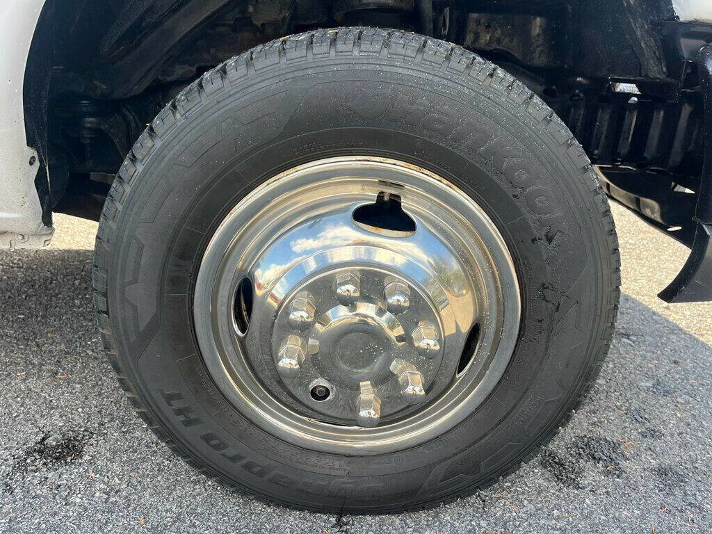 2015 Ford E-Series 12