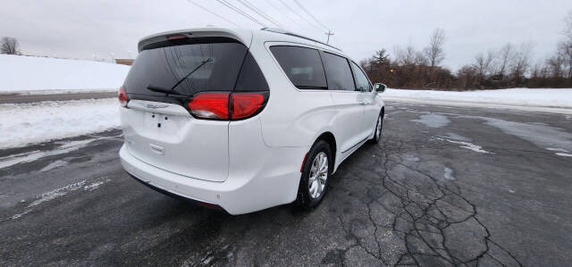 2020 Chrysler Pacifica for sale at URIEL's AUTOMOTIVE LLC in Middletown, OH