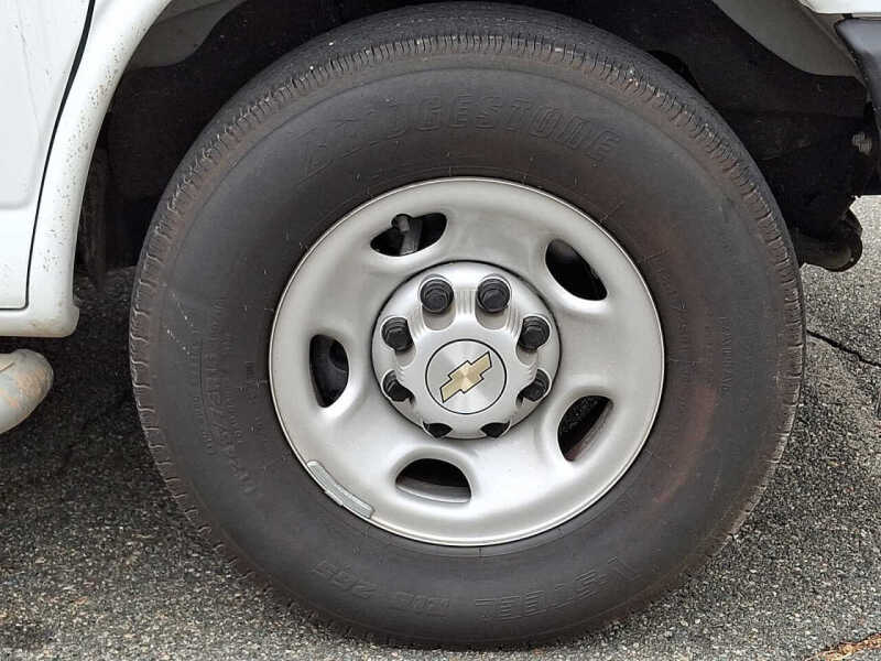 2024 Chevrolet Express 2500