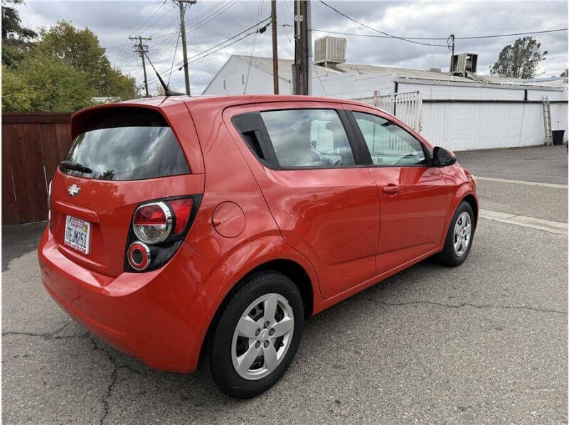 2013 Chevrolet Sonic LS Manual