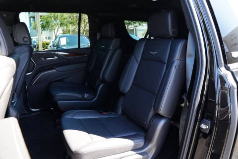 2023 Cadillac Escalade ESV Luxury