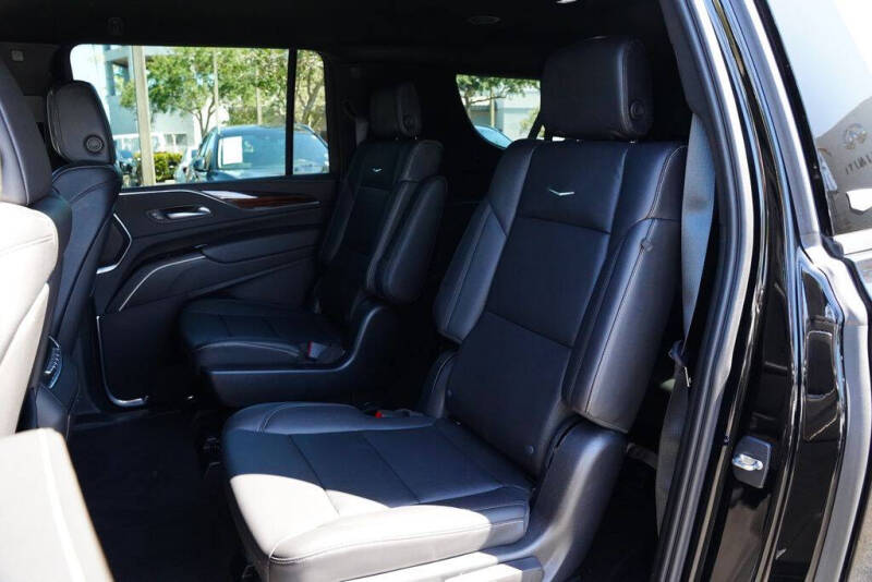 2023 Cadillac Escalade ESV Luxury
