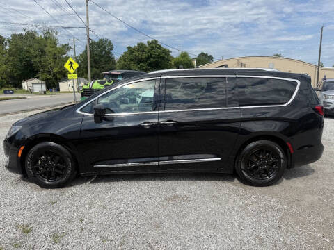 2020 Chrysler Pacifica Touring L