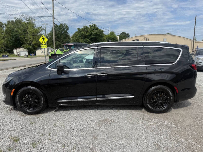 2020 Chrysler Pacifica Touring L