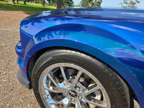 2005 Ford Mustang GT Deluxe