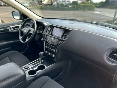 2020 Nissan Pathfinder S