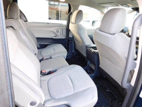 2021 Toyota Sienna LE 8-Passenger