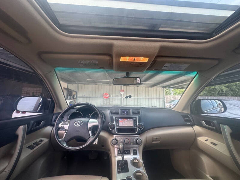 2013 Toyota Highlander SE