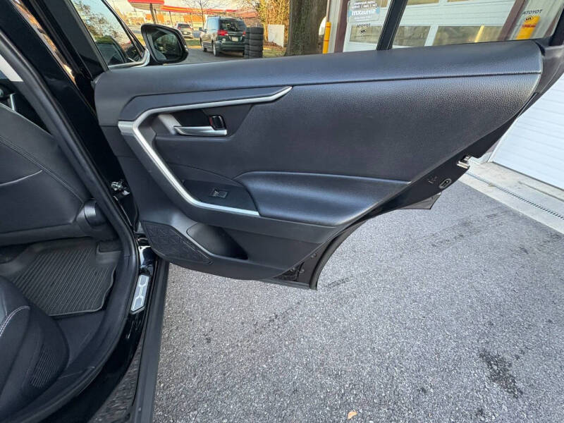 2021 Toyota RAV4 Hybrid XLE Premium