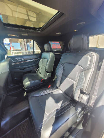 2017 Ford Explorer Platinum