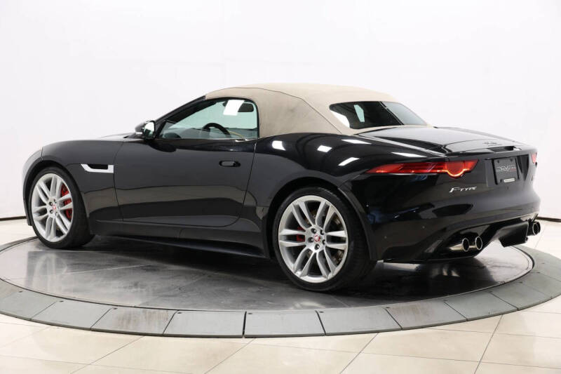 2014 Jaguar F-TYPE V8 S