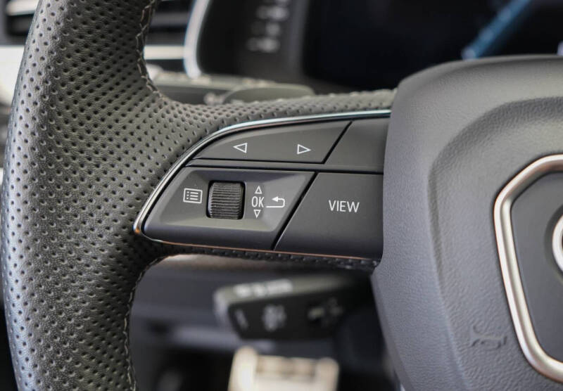 2023 Audi SQ8 4.0T quattro Premium Plus