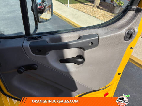 2019 Freightliner M2 106