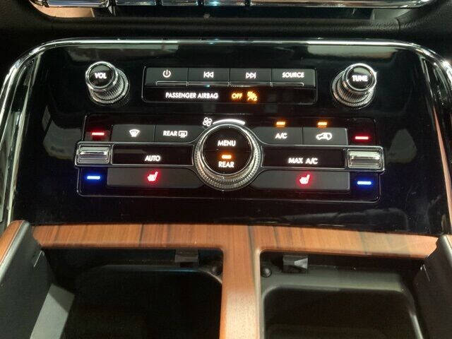 2019 Lincoln Navigator Select