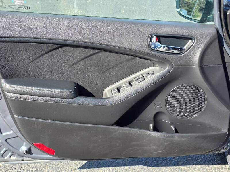 2016 Kia Forte5 LX