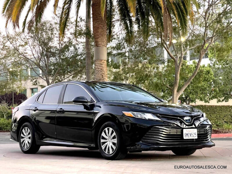 2019 Toyota Camry Hybrid LE