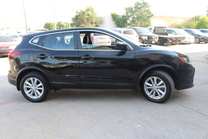 2017 Nissan Rogue Sport S