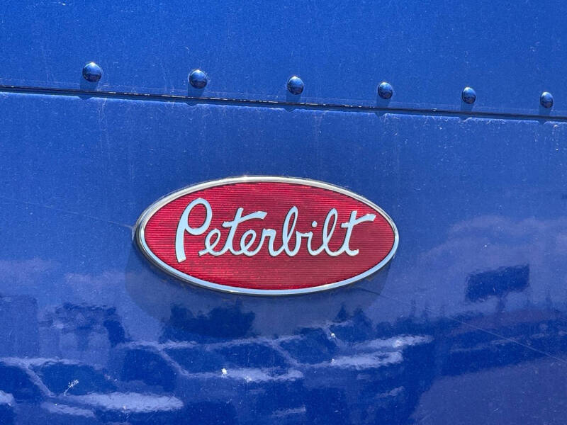 2015 Peterbilt 389