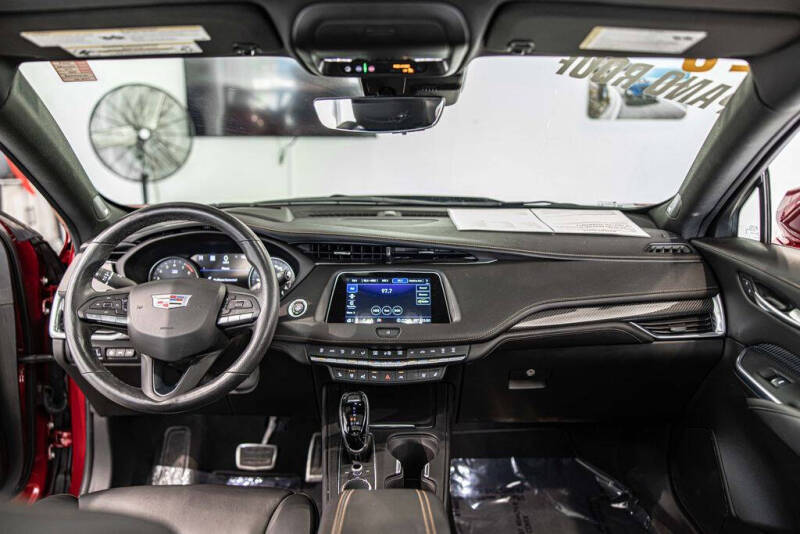 2023 Cadillac XT4 Sport