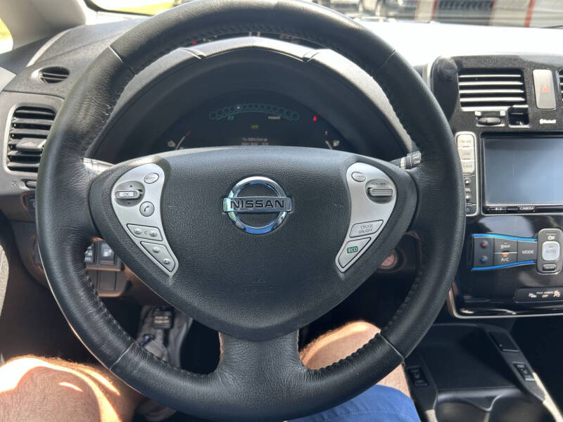 2016 Nissan LEAF SV