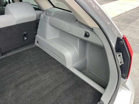 2005 Dodge Magnum SE