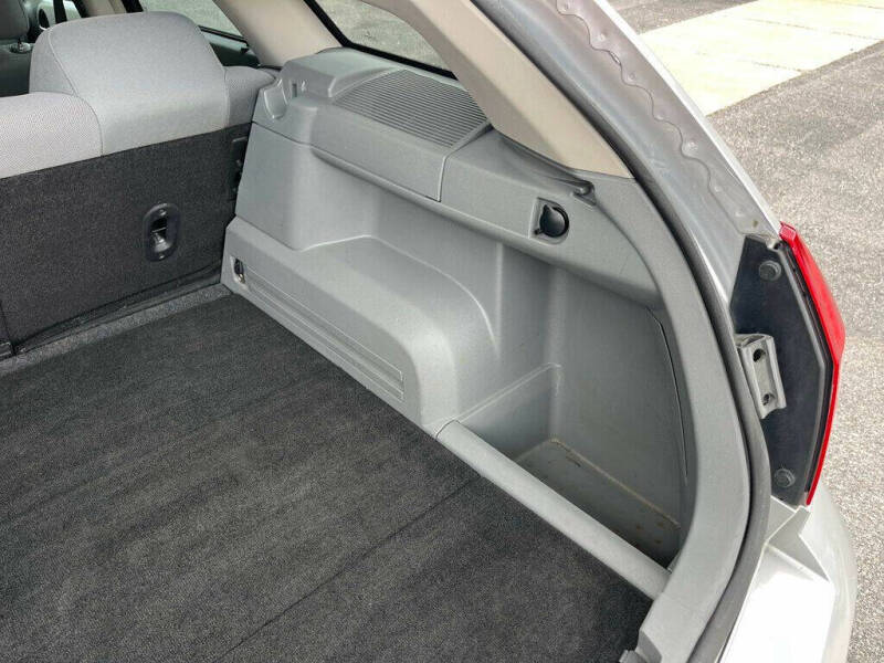 2005 Dodge Magnum SE
