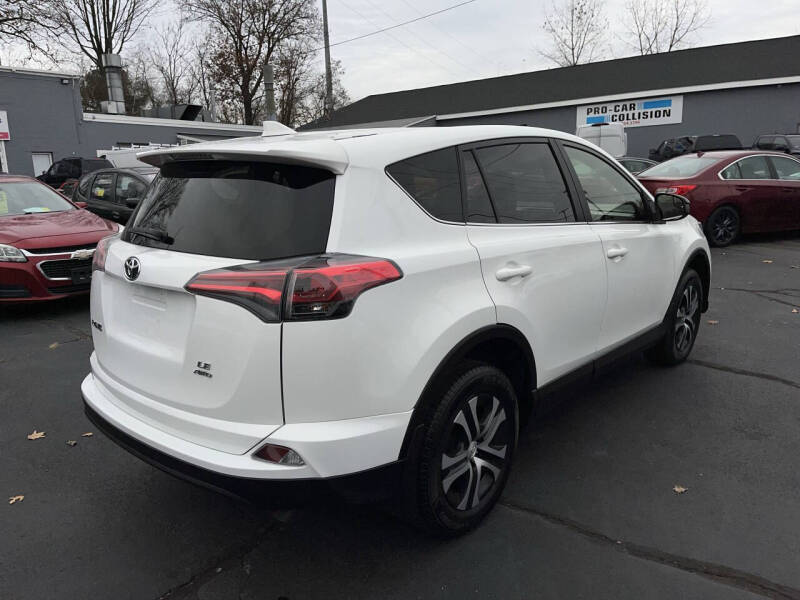 2018 Toyota RAV4 LE