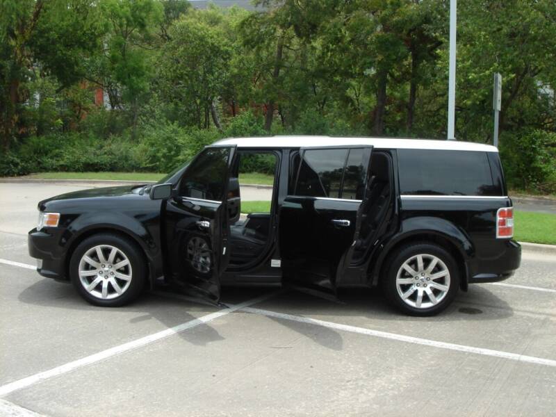 2009 Ford Flex for sale at ACH AutoHaus in Dallas TX